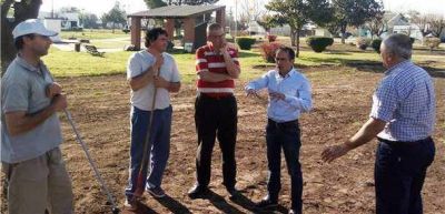 Marcos Pisano se volvi� a probar el traje de intendente