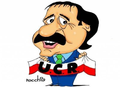 Alfons�n va por la unidad y se prueba el traje de candidato