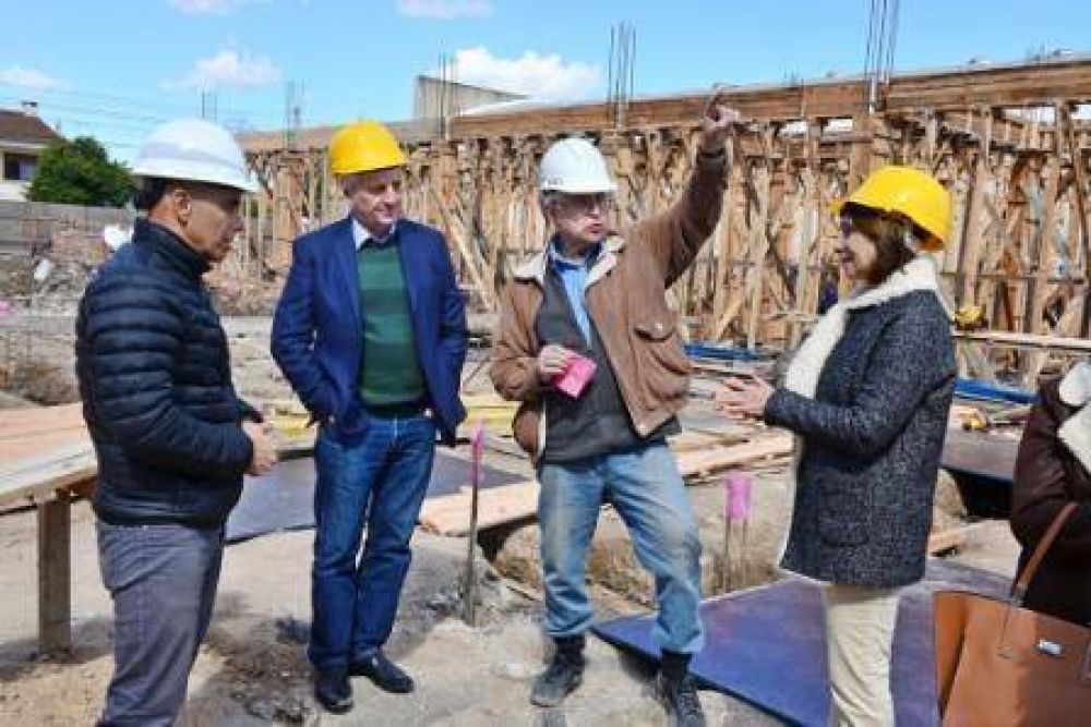 Andreotti visit el avance de la obra del Hospital Municipal de San Fernando