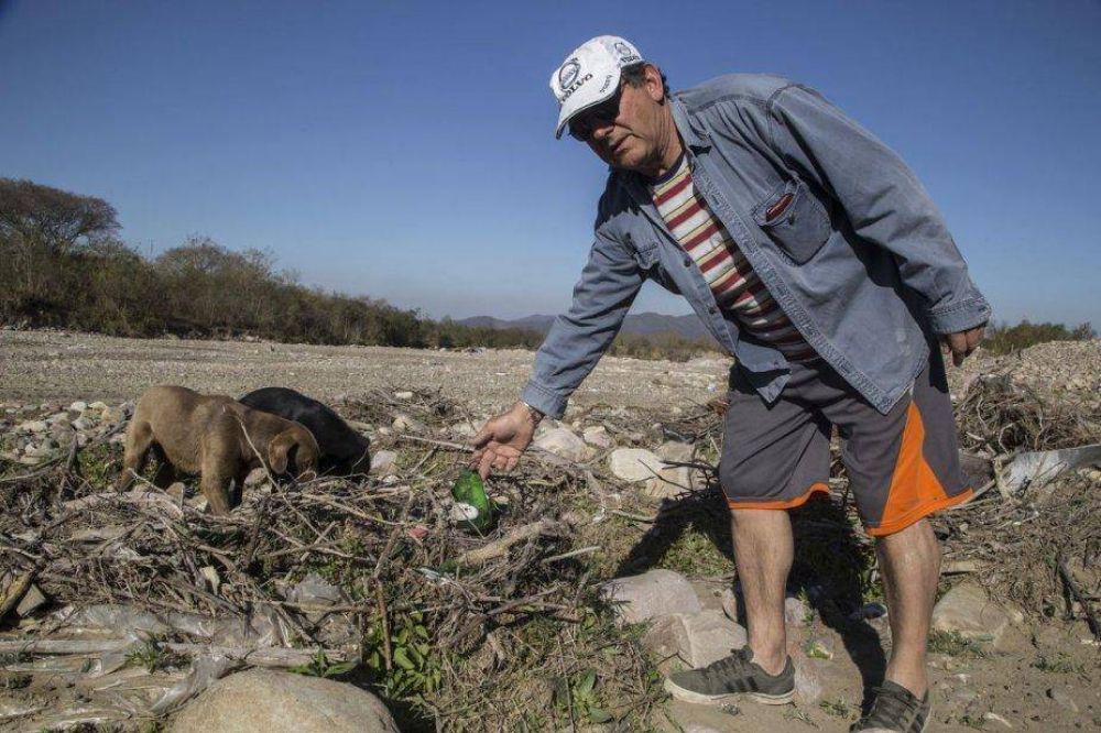 Alerta por la basura en el r�o Vaqueros