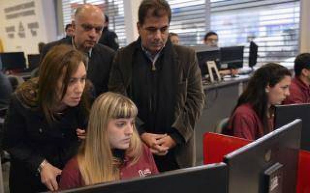 Vidal visit el Centro de Monitoreo de Lans