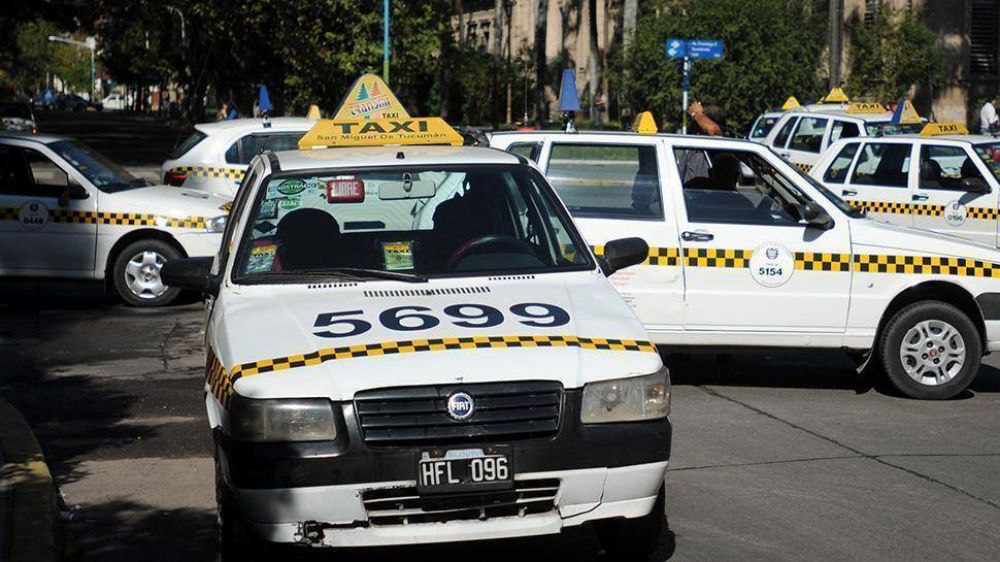 Taxistas piden un aumento del 20%
