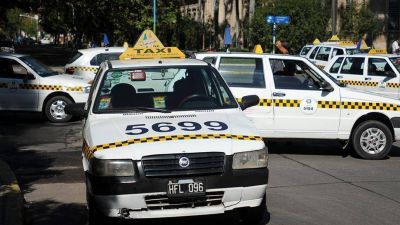Taxistas piden un aumento del 20%