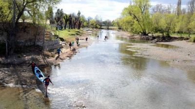 Drenan balnearios del Limay para asegurar la captaci�n
