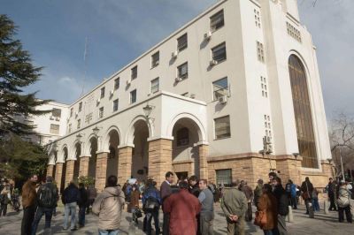 Reforma provincial: ya son 200 los estatales que solicitan el retiro
