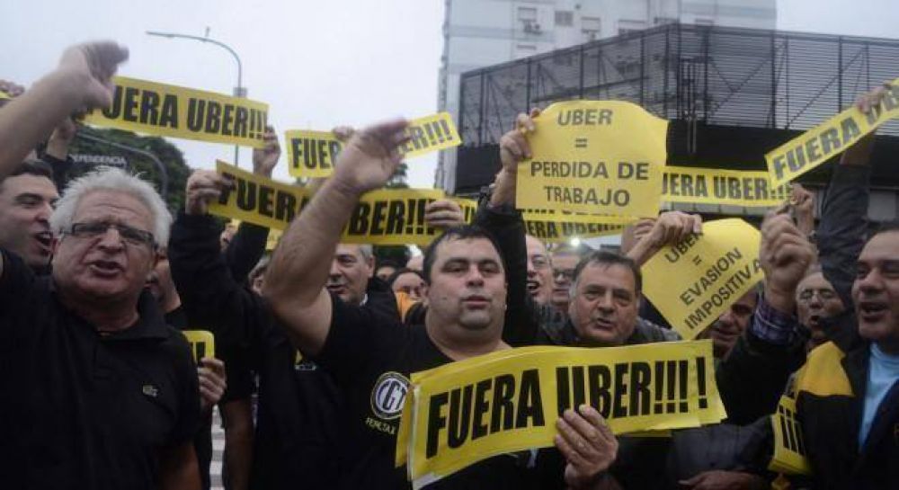 El PRO avanza con la aplicación de Viviani para destruir a Uber