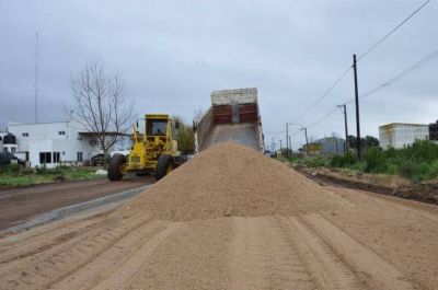 Fortalecimiento del Sector Industrial: Se realiza cord�n cuneta y mejorado en el SIP