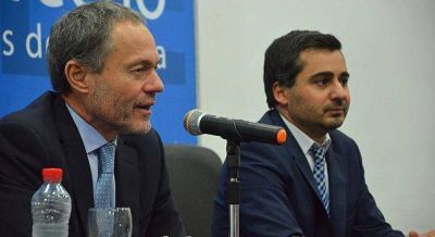 Ferrari y Molea disertaron en la UNLZ