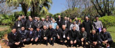 Obispos de Am�rica Latina participan del XII Curso de Actualizaci�n B�blica en Paraguay