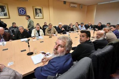 La CGT acord� con piqueteros y avanza hacia un paro nacional