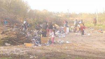 Piden informe sobre basural en Av. 90 y 137