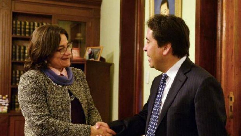 Chile se comprometi a terminar el asfalto del Paso durante el ao 2017
