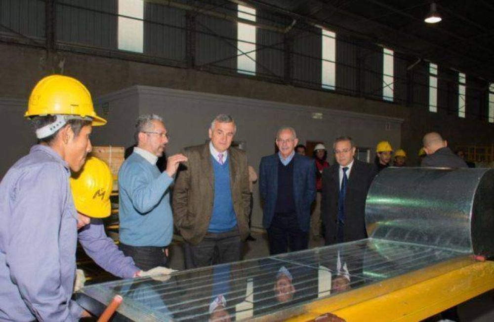 Jujuy verde: las viviendas construidas por el IVUJ tendr�n termotanques solares