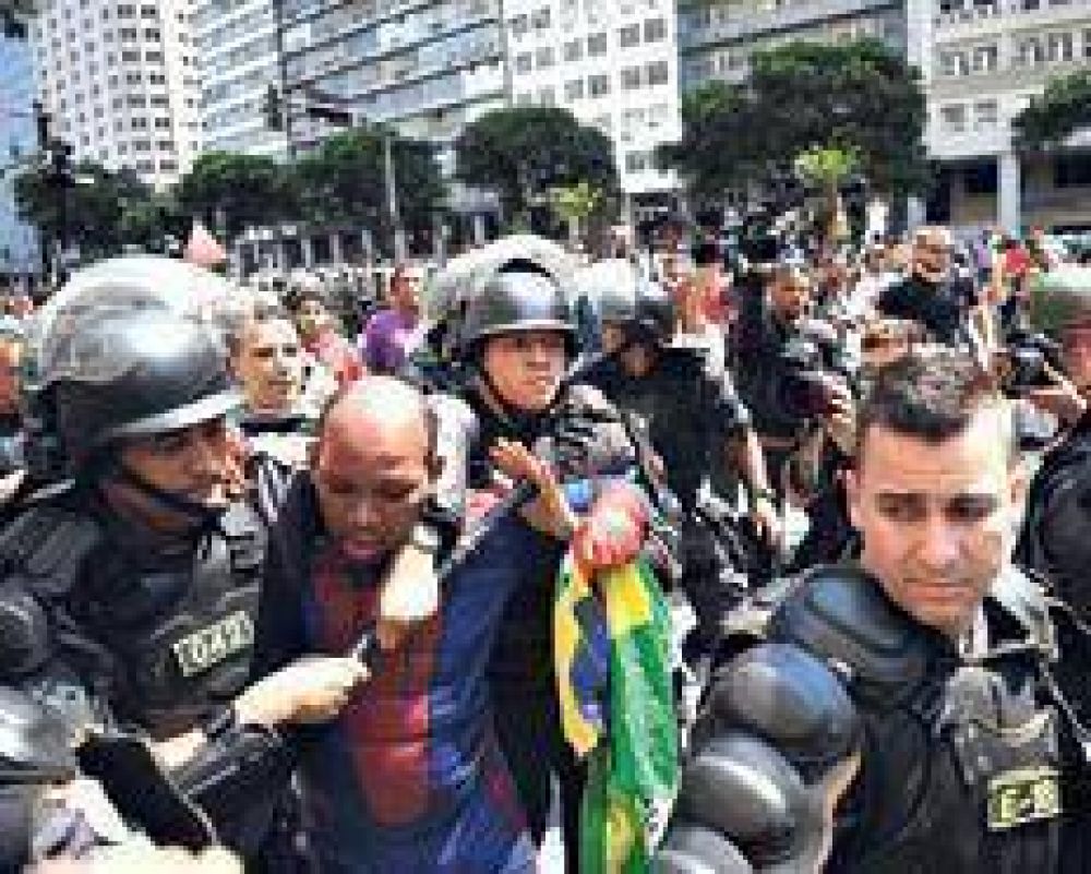 Un presidente que no puede dar la cara en Brasil