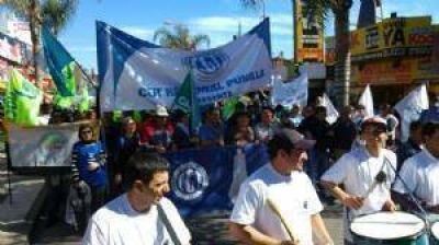 Los gremios de Punilla marcharon contra los �tarifazos�