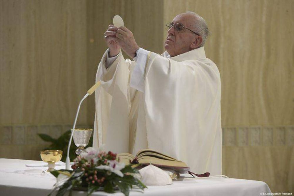 El Papa en Sta. Marta: Evangelizar no es hacer proselitismo ni presumir
