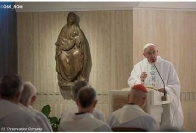 Homil�a del Papa: paz en el coraz�n, para la paz de la humanidad