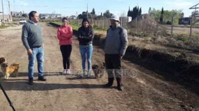 Vecinos reclaman cord�n cuneta