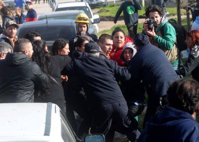 Carri� denunci� a Gils Carb� por la causa de agresi�n a Macri en Mar del Plata