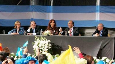 Denuncian a De Vido y Alperovich por un desv�o millonario en obras en Tucum�n