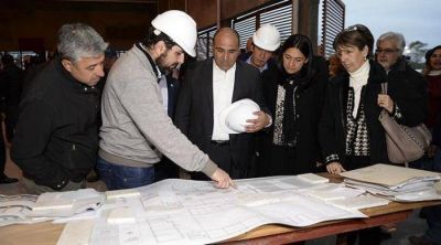 Manzur: �De a poco se est� reactivando la obra p�blica�