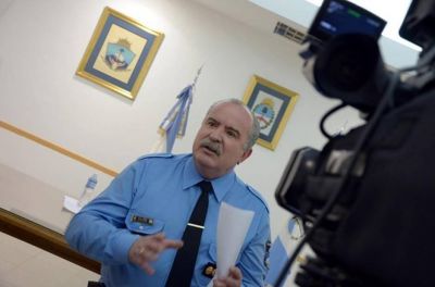 El gobierno no piensa, por el momento, cambiar la c�pula de la polic�a