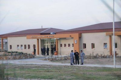 Imputan a 38 funcionarios del Servicio Penitenciario Federal