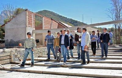 Los Toldos: avanzan los proyectos de mejoras en la conexi�n terrestre