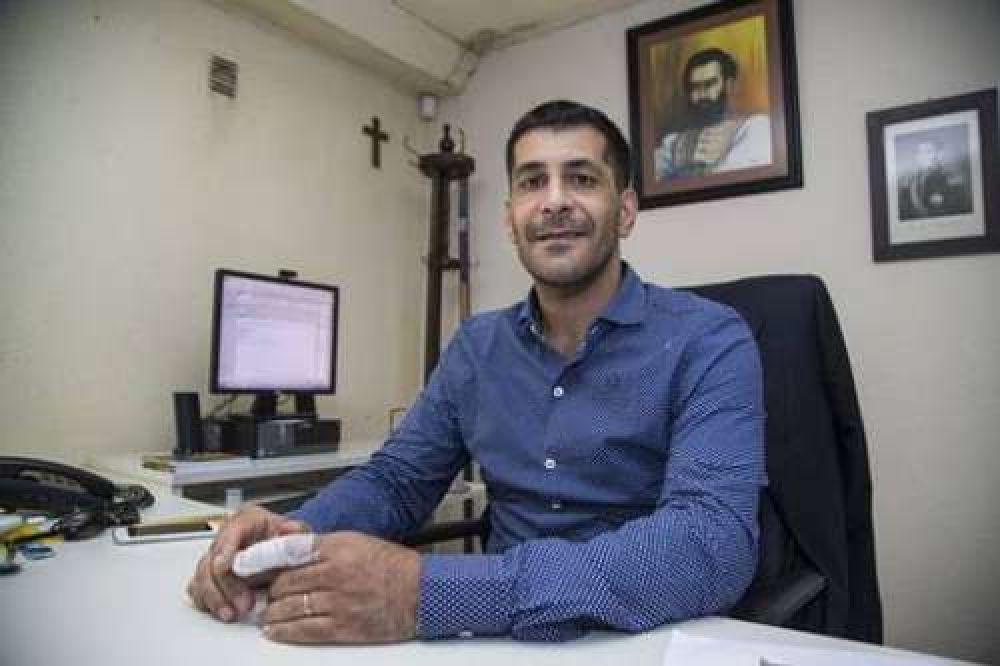  Denuncian al titular del Comit� Capital de la UCR por maltrato y amenazas