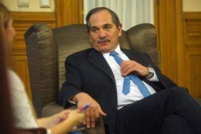 Anul� la elecci�n y revisar� la designaci�n de Alperovich