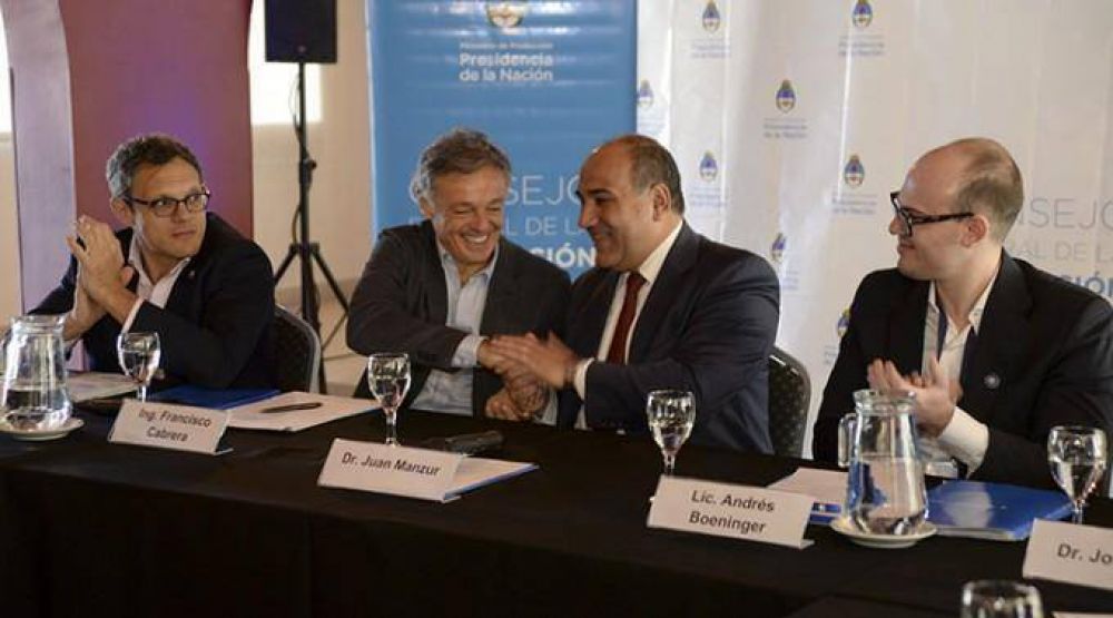 Manzur y Cabrera encabezaron el Consejo Regional de Produccin