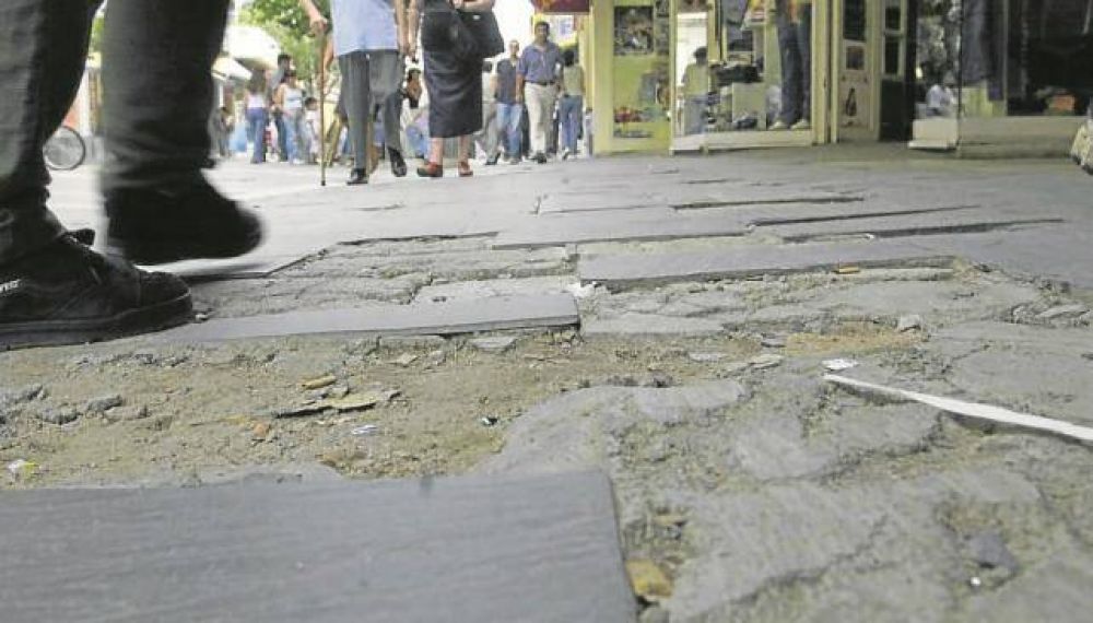 La Municipalidad proyecta reparar la Peatonal