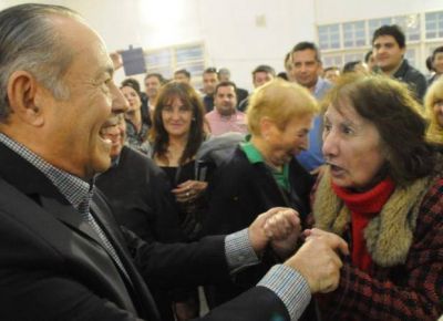 Un discurso cronometrado y el encuentro con viejos amigos