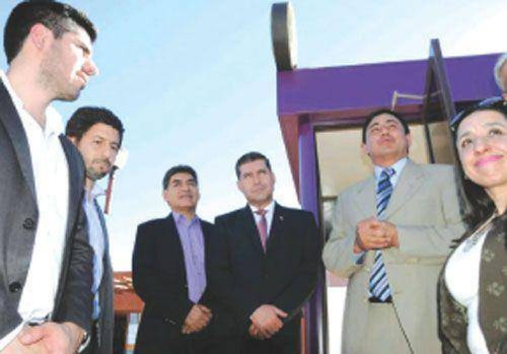 El gobernador Casas insistir� por m�s obras para La Rioja