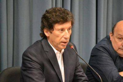 En San Isidro denuncian que Posse apel� al �toma y daca� para la creaci�n de nuevas secretar�as