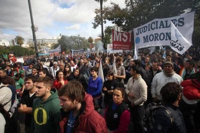 Judiciales, m�dicos y estatales de la administraci�n vuelven al paro
