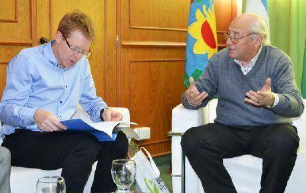 El intendente de Tres Lomas ofreci� al presidente del Banco Provincia terreno para un nuevo edificio