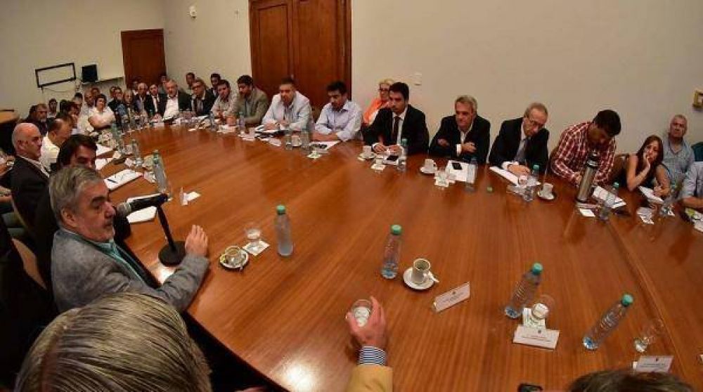 Cambios en el Gabinete: Das Neves pone en funciones al nuevo ministro de Salud