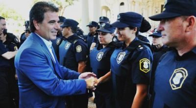 Contratan una empresa china para modernizar a la Polic�a Bonaerense