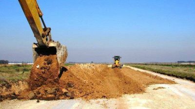 Siguen los trabajos en los caminos rurales