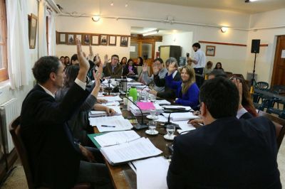 Concejales se oponen a la derogaci�n de la ley de rebajas de combustibles