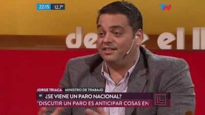 El ministro de Trabajo reconoci� que hubo 120.000 despidos