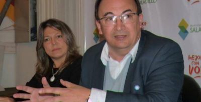 Salom�n firm� un convenio para una importante obra en el basural