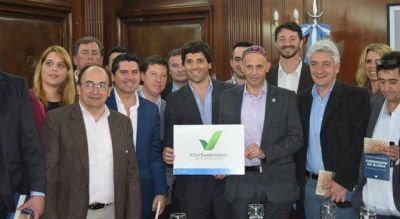 Salom�n firm� un acuerdo marco con el Ministerio de Medio Ambiente de la Naci�n