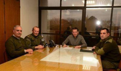 Gray se reuni� con autoridades de Gendarmer�a para reforzar la seguridad