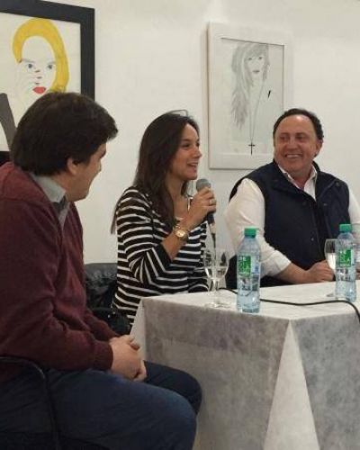 Malena saca a pasear su candidatura con la paridad de g�nero como bandera