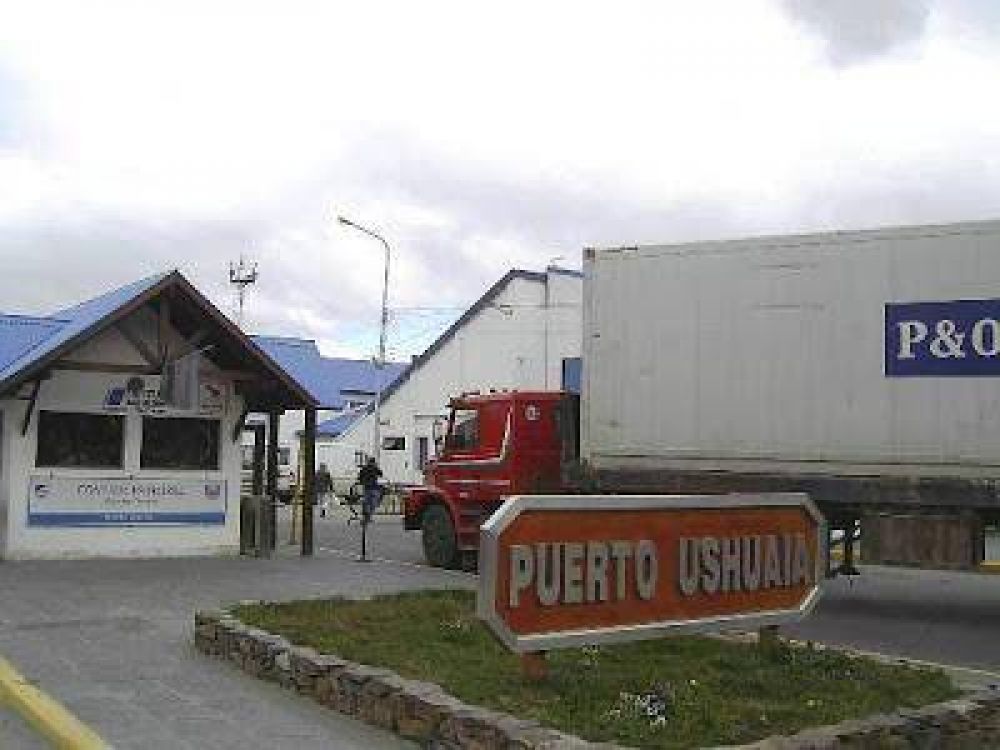 Trabajadores del puerto siguen en alerta y movilizaci�n