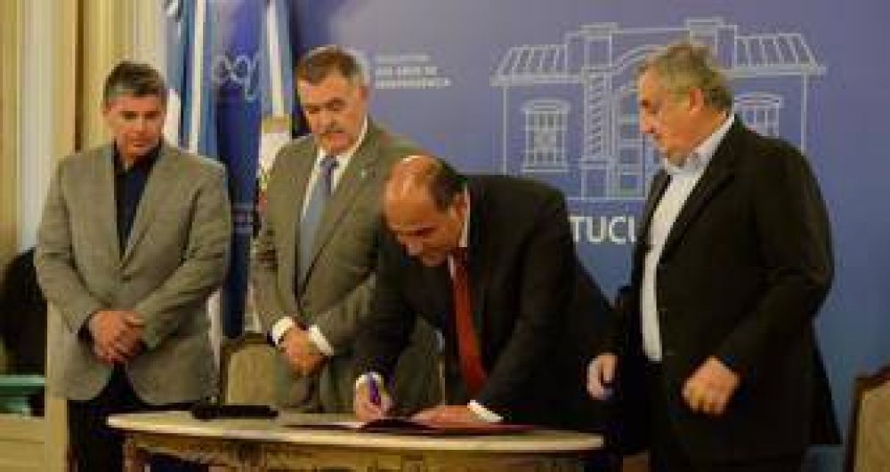 Manzur promulg� la ley de Blanqueo de Capitales