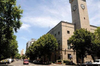 Los Municipales seguir�n de paro hasta que tengan el sueldo al cobro