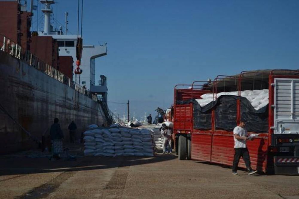 Puerto: Se dio inicio a un nuevo embarque de arroz